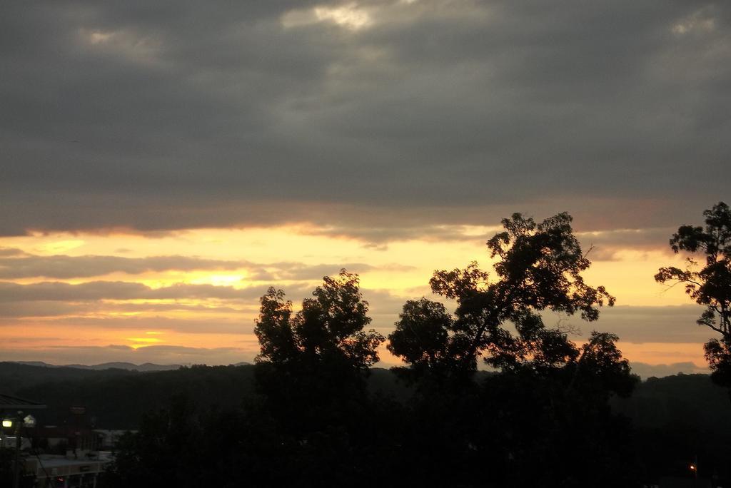 Douglas Inn & Suites, Blue Ridge, Ga Luaran gambar