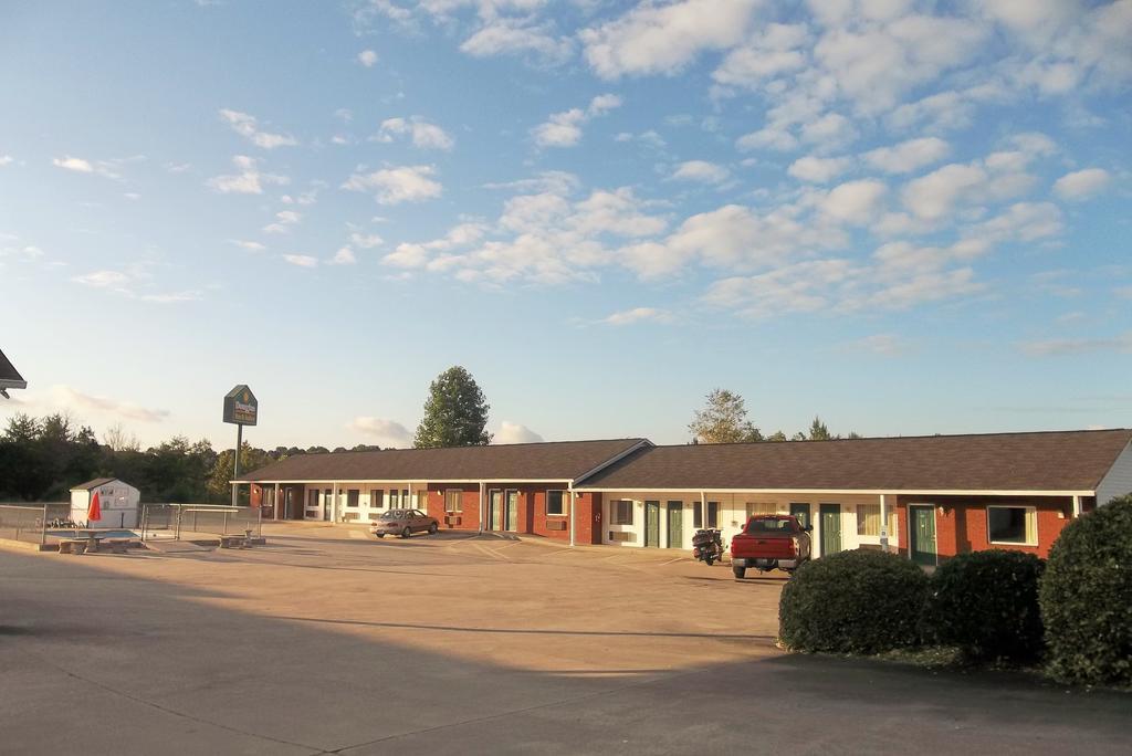 Douglas Inn & Suites, Blue Ridge, Ga Luaran gambar